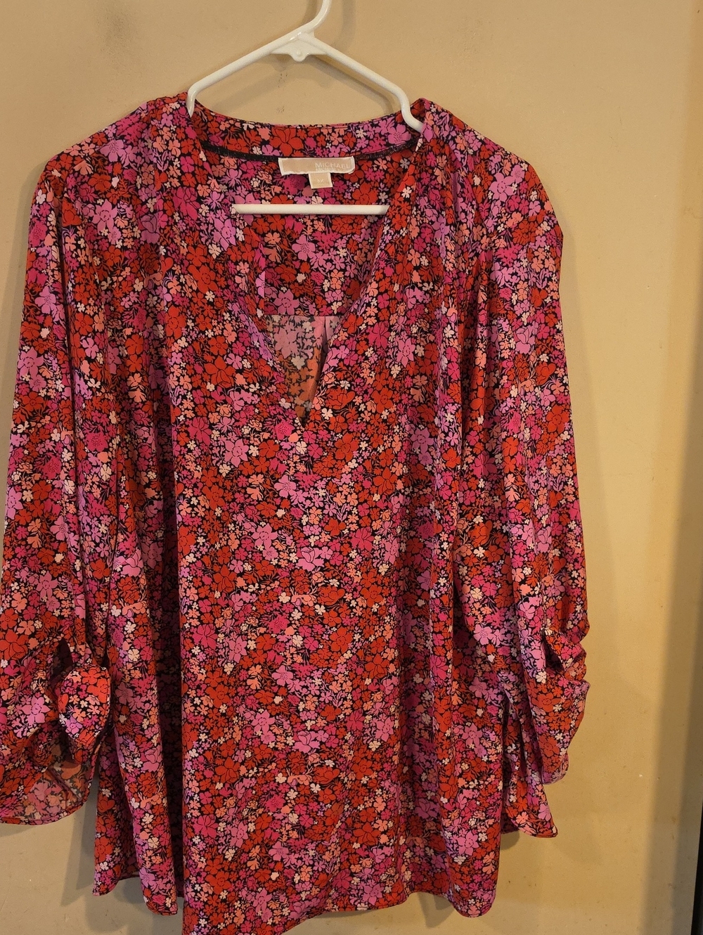 Floral V-Neck Long Sleeve Blouse in Pink and Red